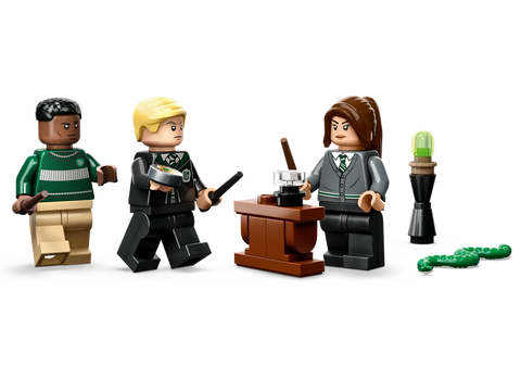LEGO - Harry Potter Slytherin™ House Banner Set #76410 | Damaged Packaging