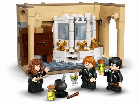 Lego 76386 Harry Potter Hogwarts Potion Mistake Castle Set (Damaged Packaging)